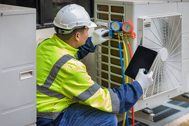 Professional Hvac technician working in Hardin, TX